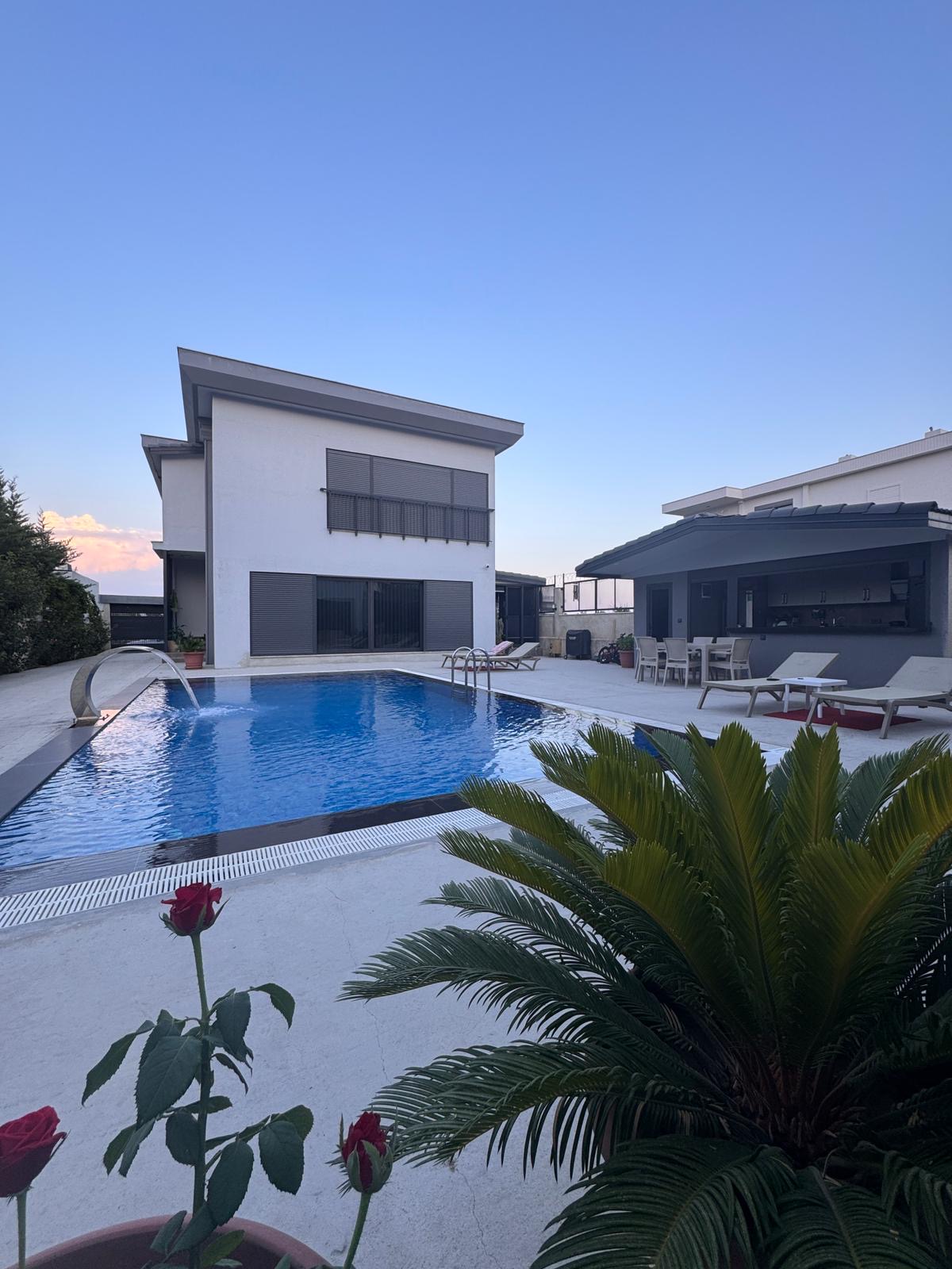 Exklusive 4+1 Villa mit Wintergarten in Sorgun – Nur 2 km vom Strand