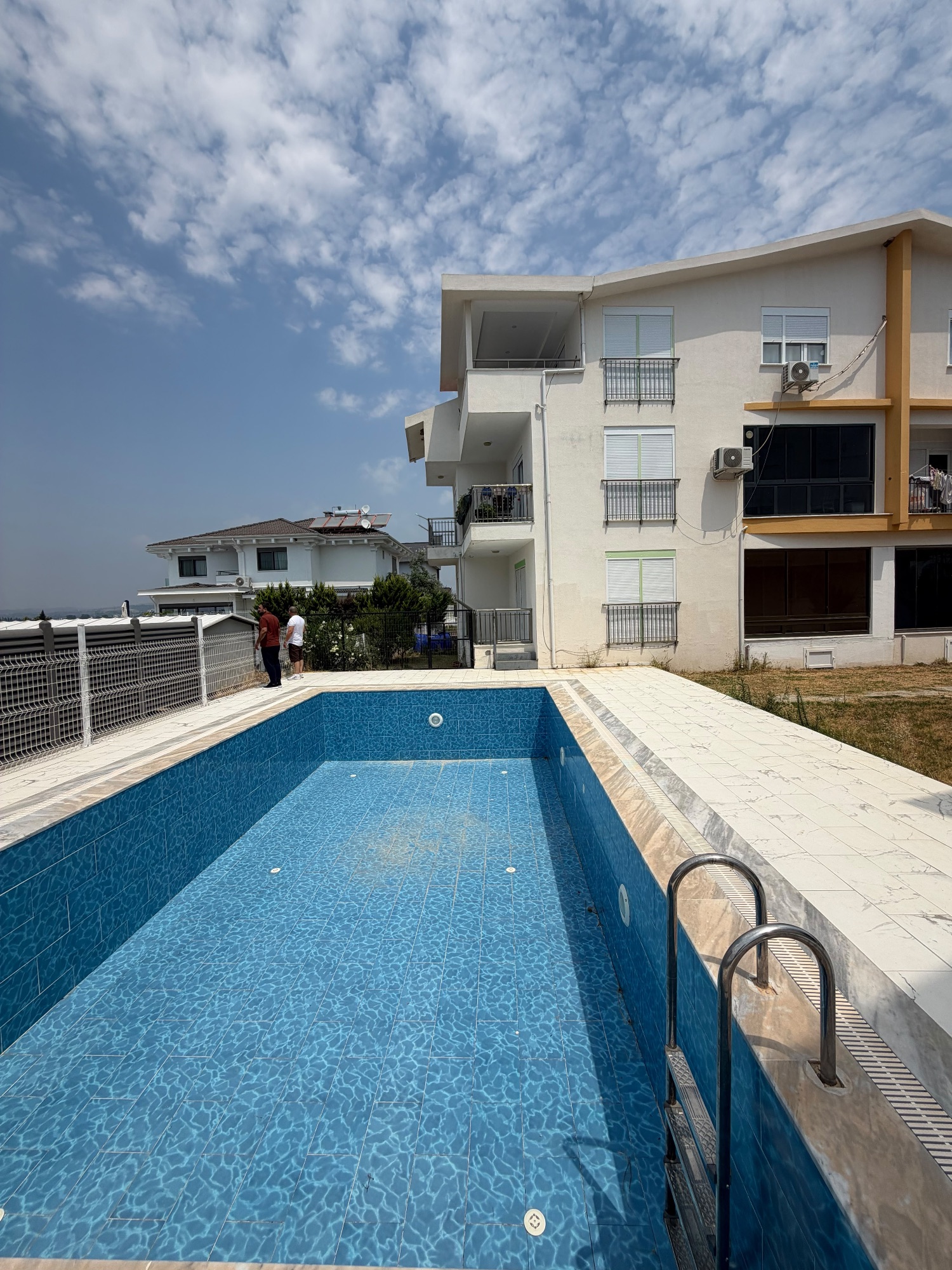 3+1 Wohnung mit Pool in Ilıca